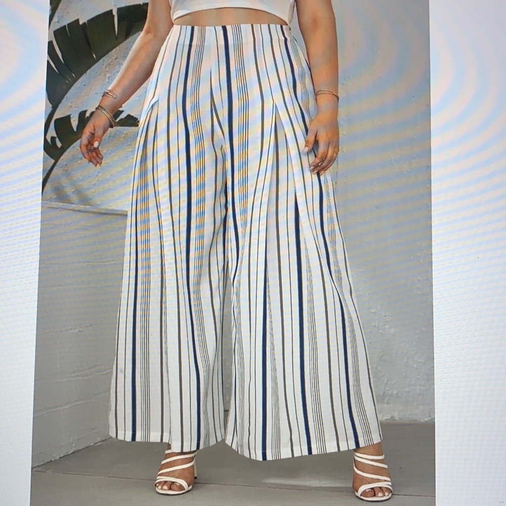 Wide leg pants- verticals stripes